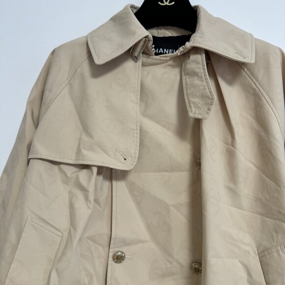 Chanel Light Beige Short Trench Coat - Picture 6 of 10